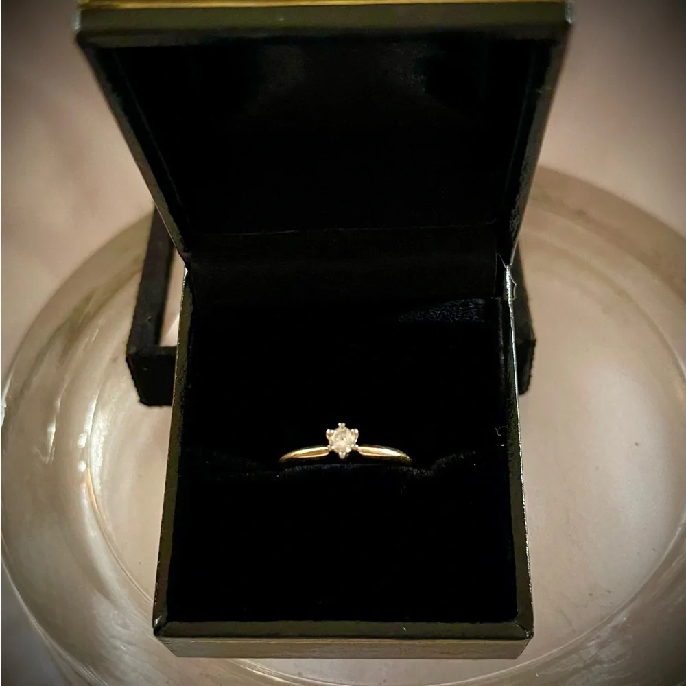 DIAMOND RING - Picture 2 of 7